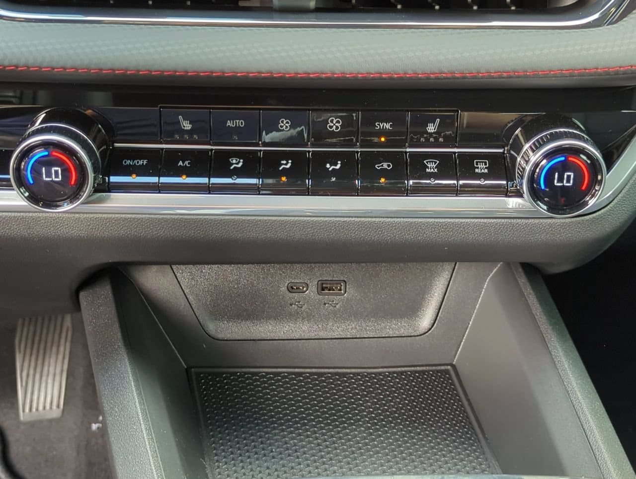 New 2026 Chevrolet Equinox RS w/ Safety and Technology Package FWD image 17