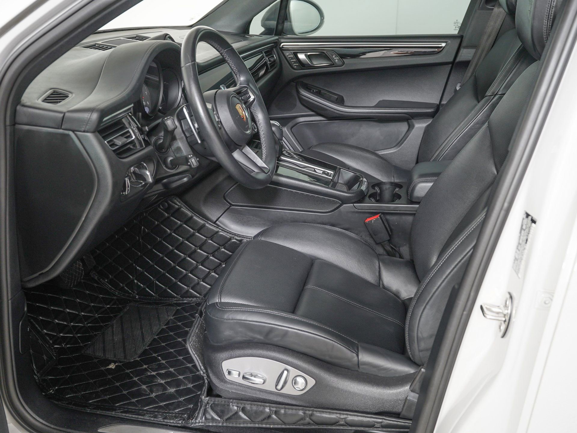 Used 2024 Porsche Macan S image 15