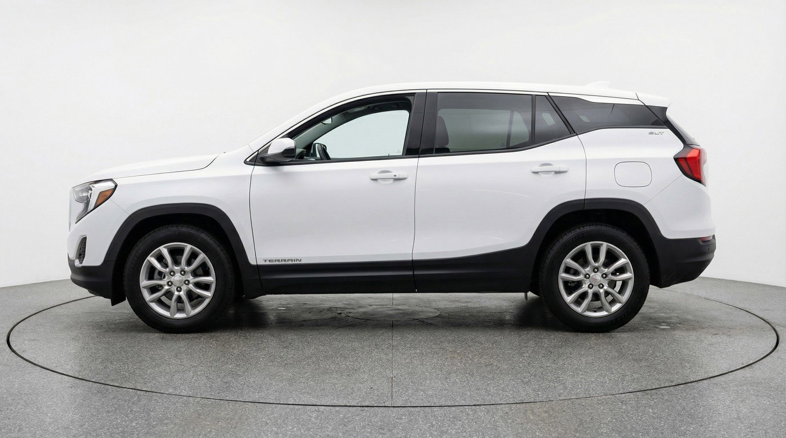 Used 2024 GMC Terrain SLT image 5