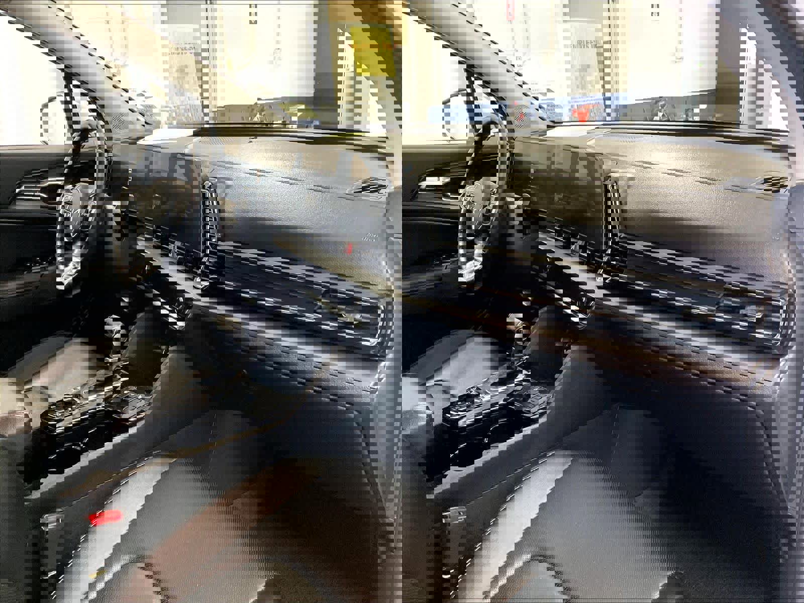 Used 2023 Kia Sportage EX AWD/4WD image 14