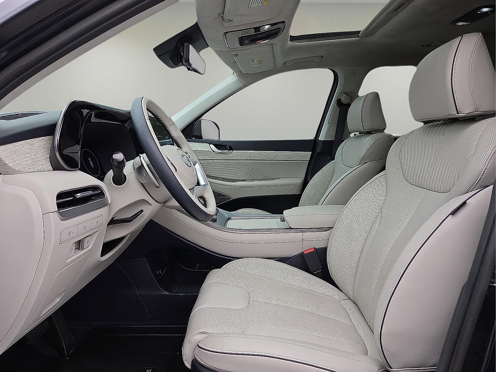 Used 2024 Hyundai Palisade Calligraphy image 17