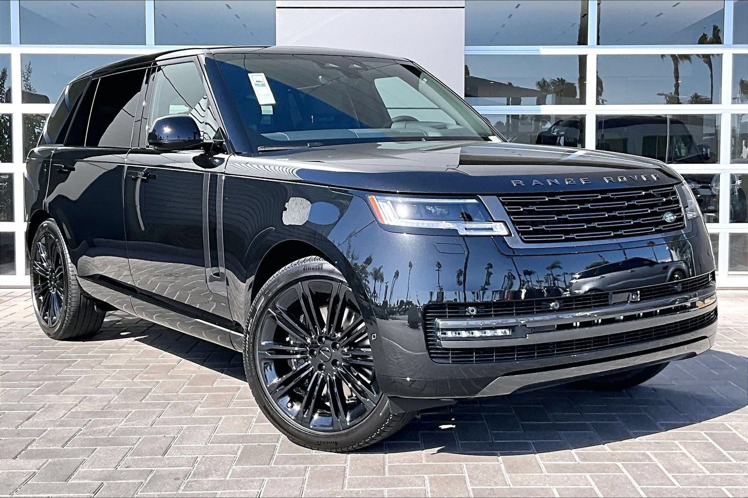 New 2026 Land Rover Range Rover Long Wheelbase SE AWD/4WD image 2