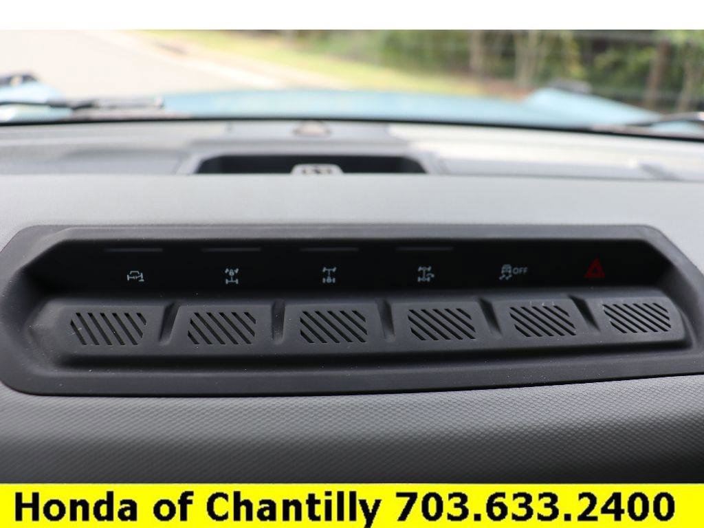 Used 2022 Ford Bronco Badlands image 10