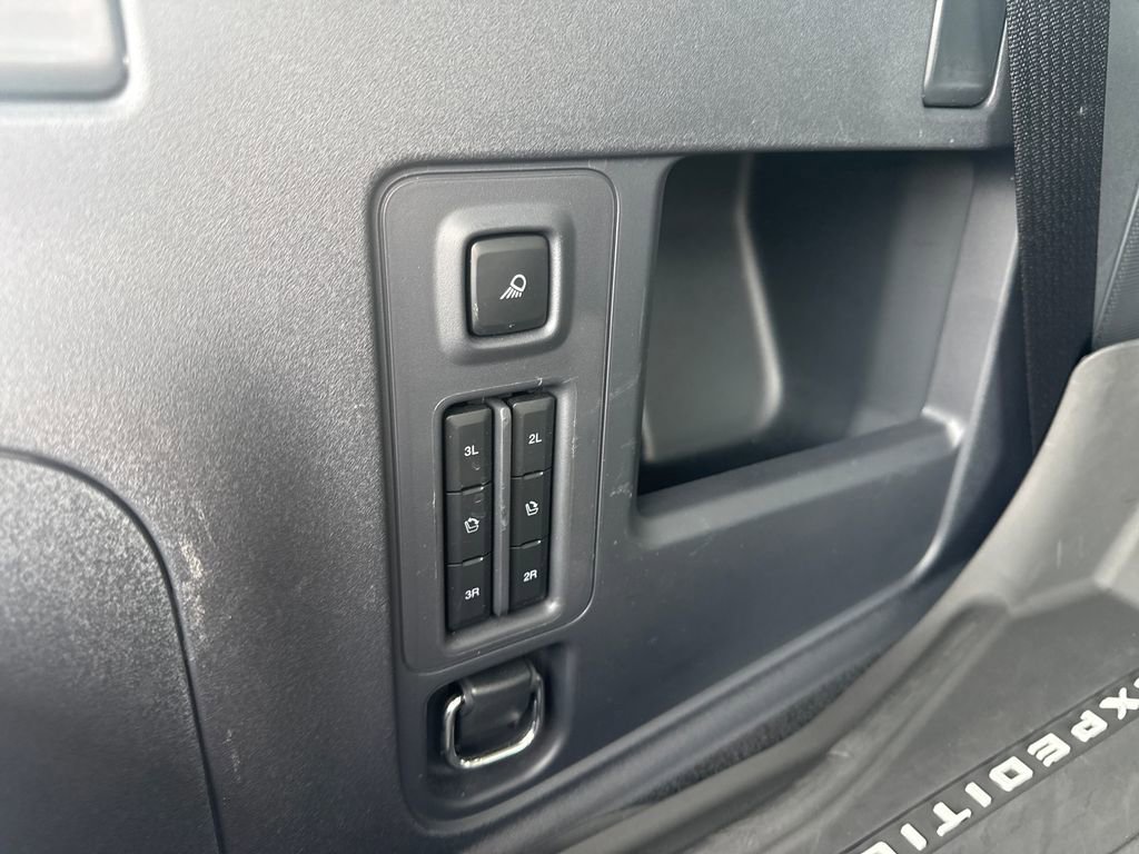 Used 2025 Ford Expedition Platinum w/ Platinum Ultimate Package image 15