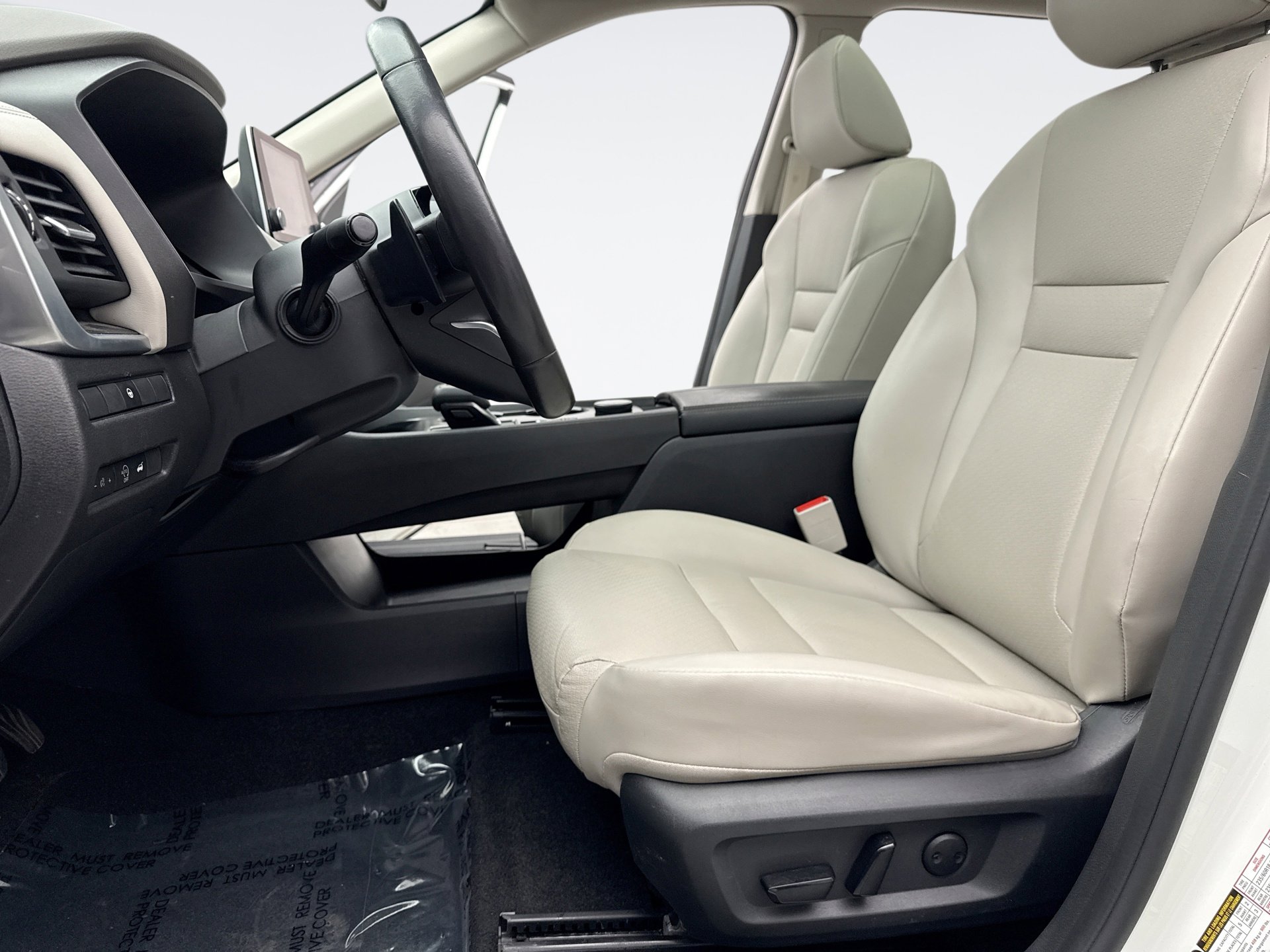 Used 2023 Nissan Rogue SV w/ SV Premium B Package image 11