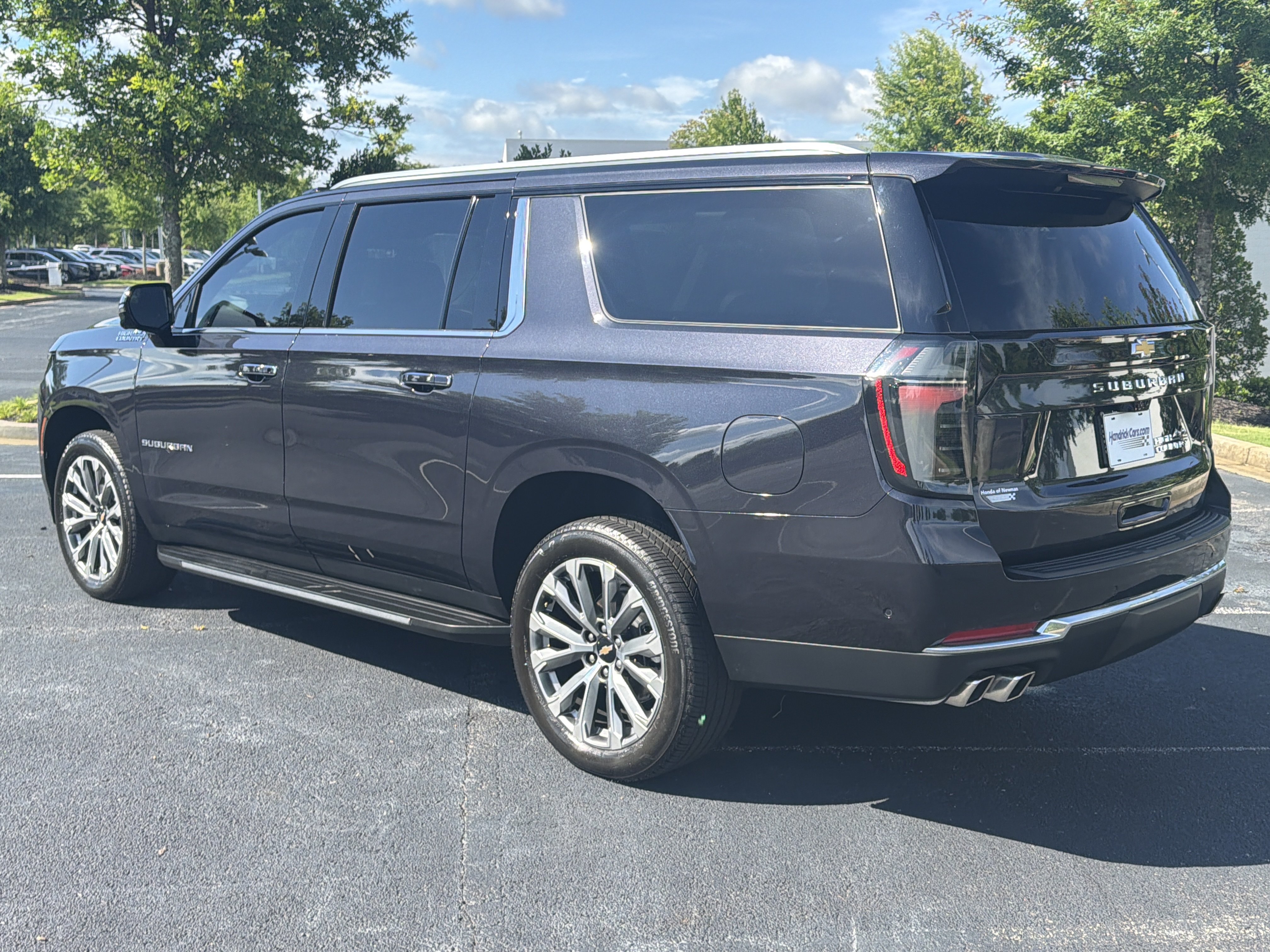 Used 2025 Chevrolet Suburban High Country w/ Sun And Tow Package AWD/4WD image 7