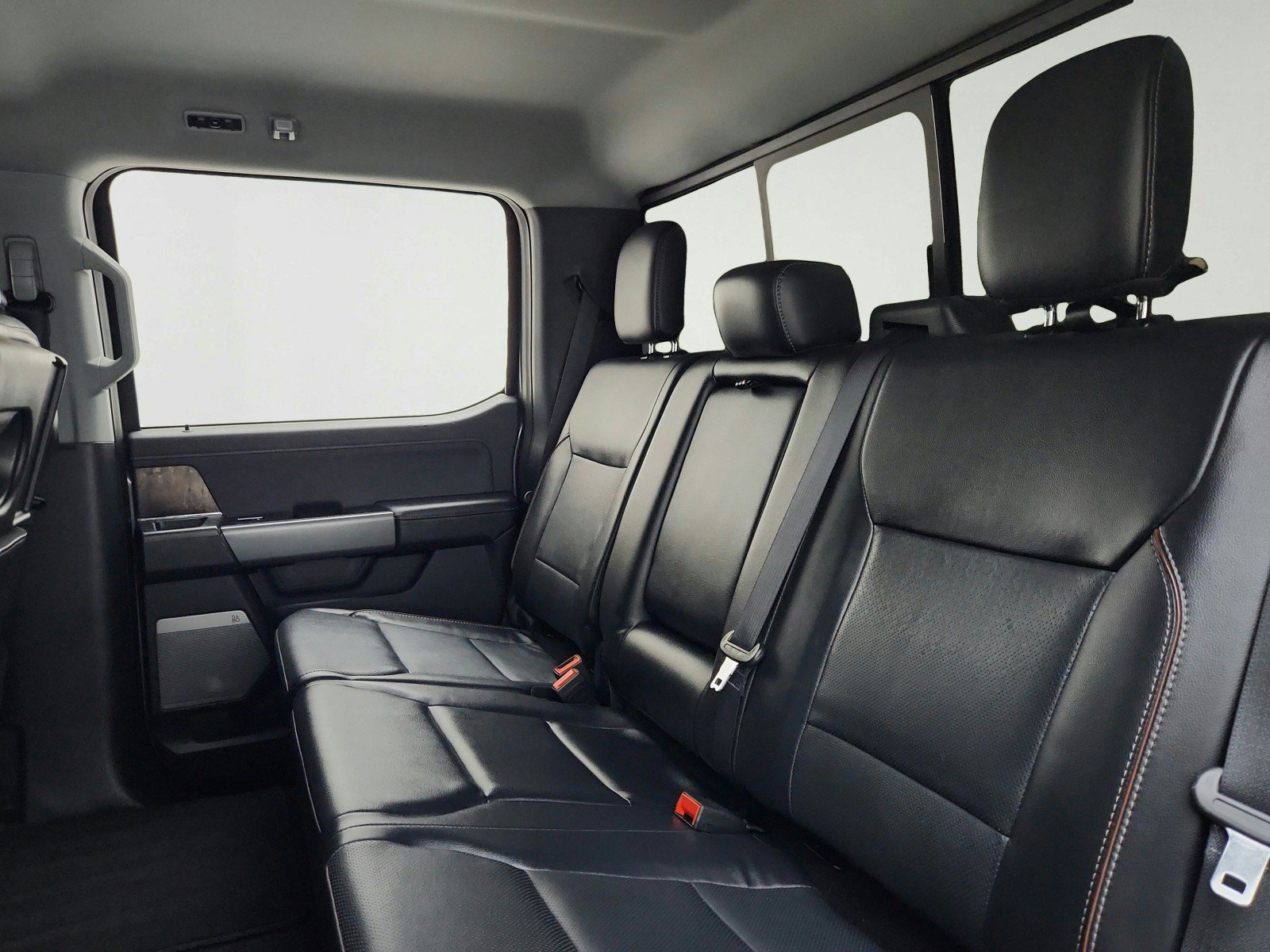 Used 2024 Ford F250 Lariat w/ Black Appearance Package AWD/4WD image 20
