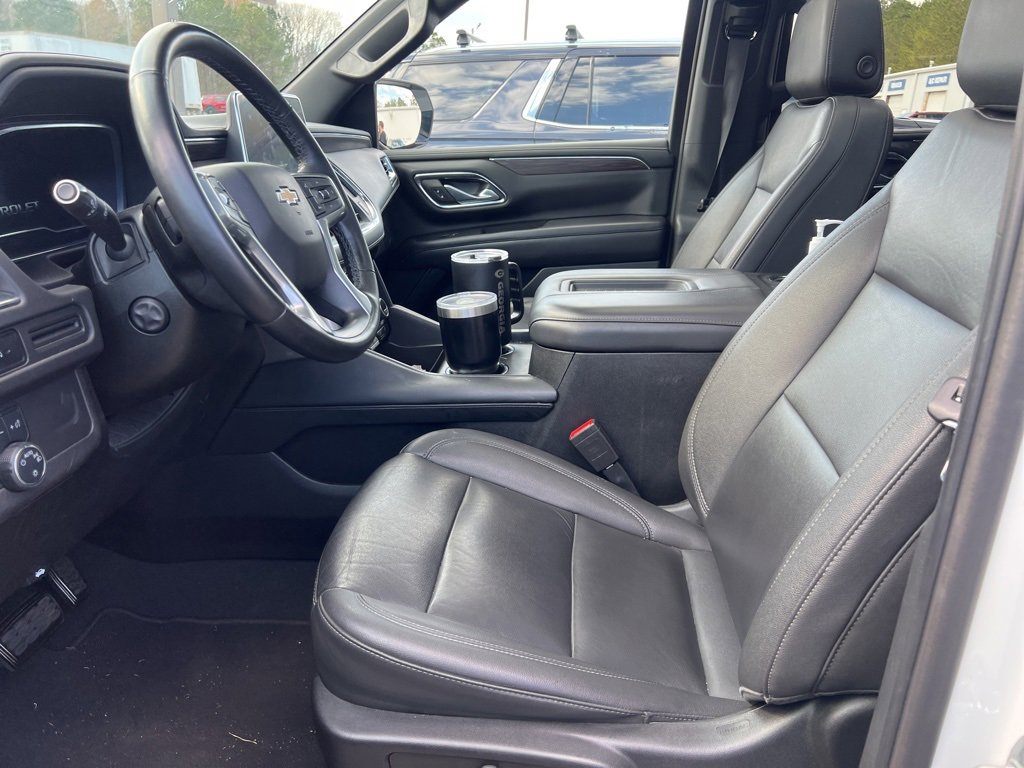 Used 2023 Chevrolet Suburban LT w/ Luxury Package image 4