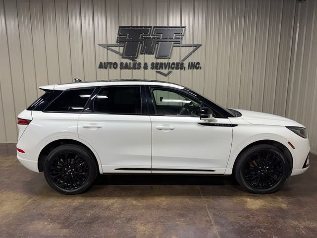Used 2024 Lincoln Corsair AWD w/ Equipment Group 101A image 7
