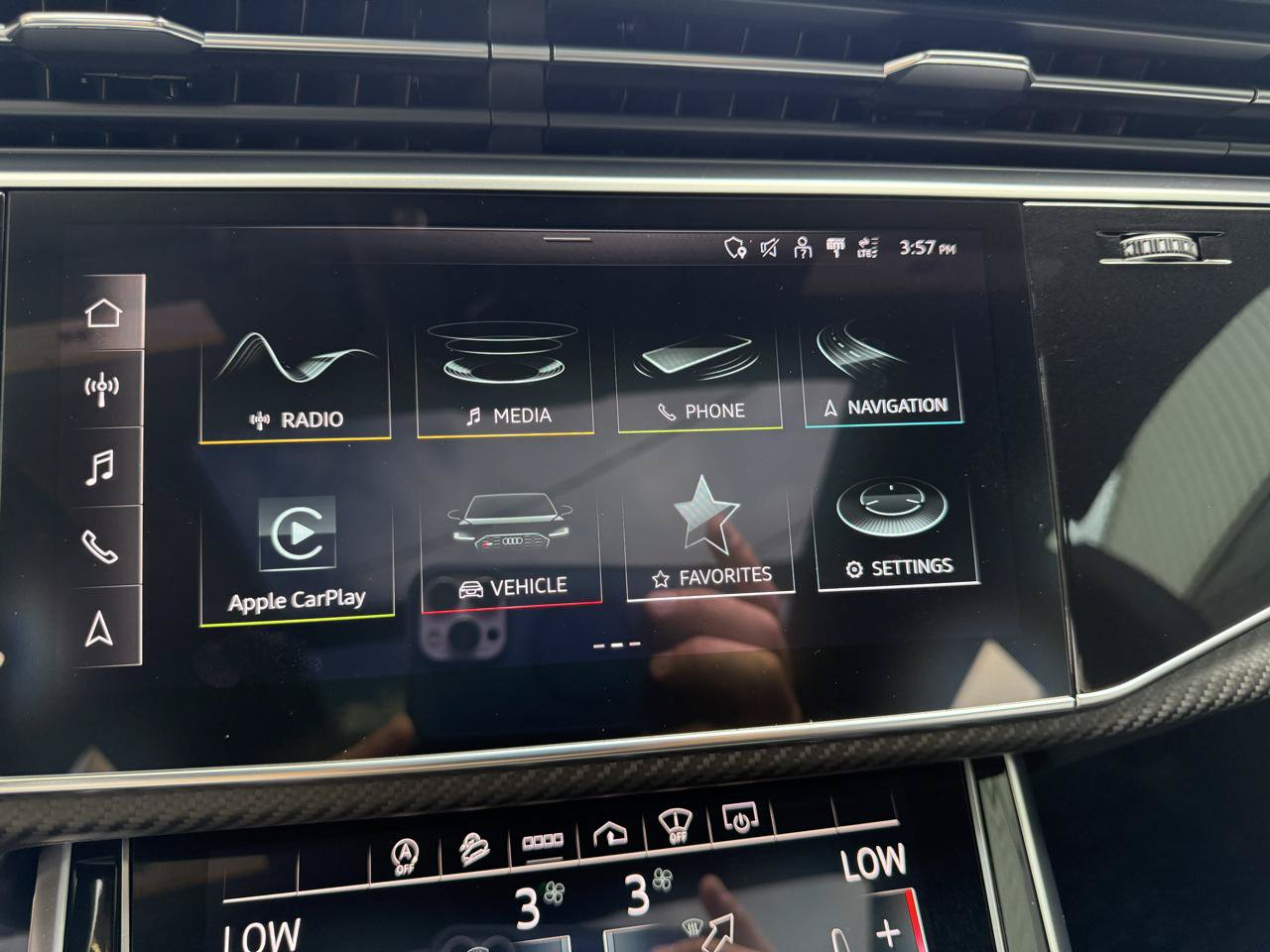 Used 2021 Audi RS Q8 w/ Carbon Optic Package AWD/4WD image 28