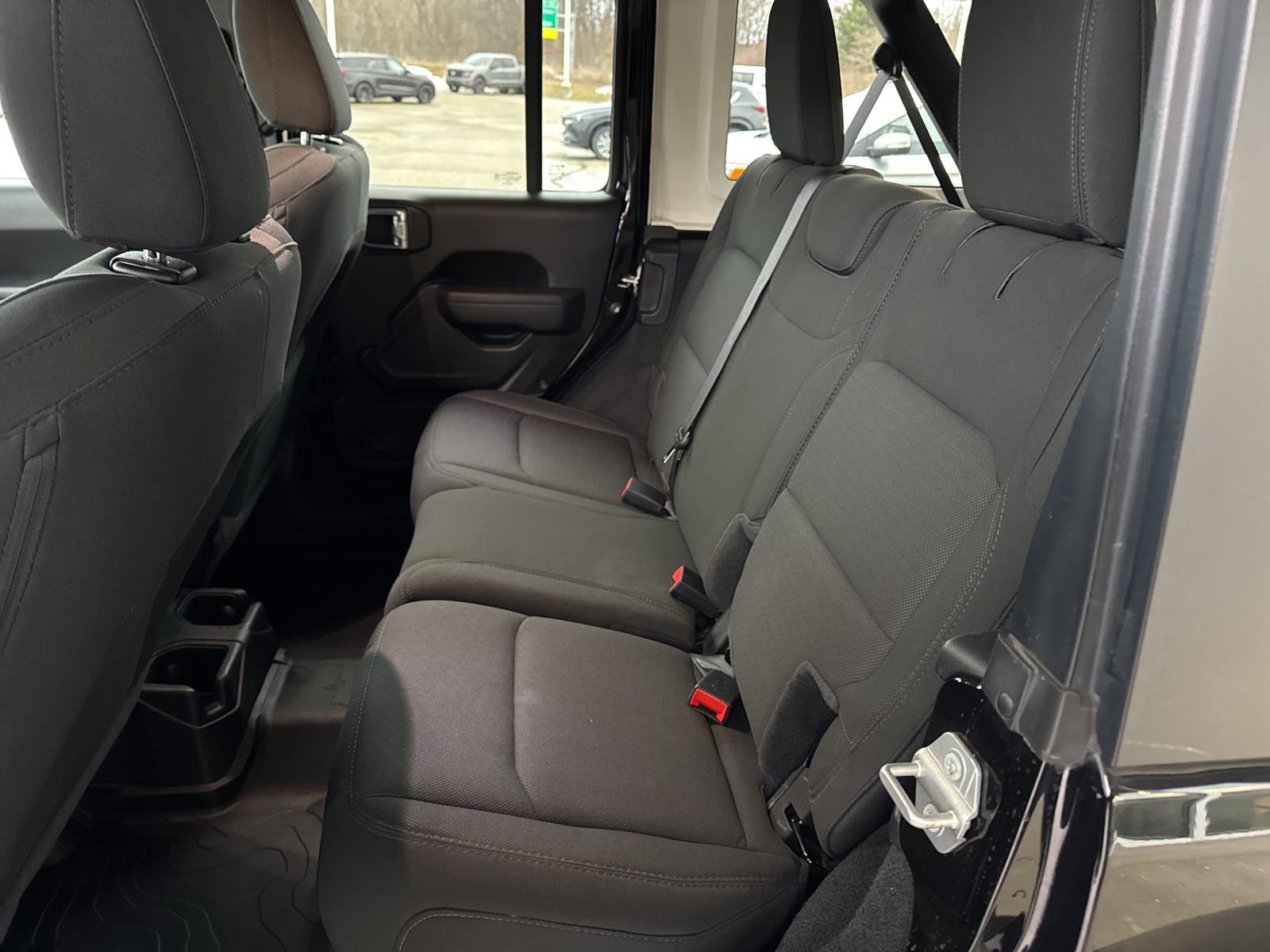 Used 2022 Jeep Wrangler Unlimited Sport image 31