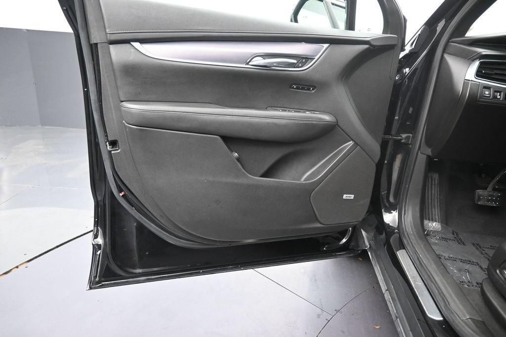 Used 2023 Cadillac XT6 Luxury FWD image 11