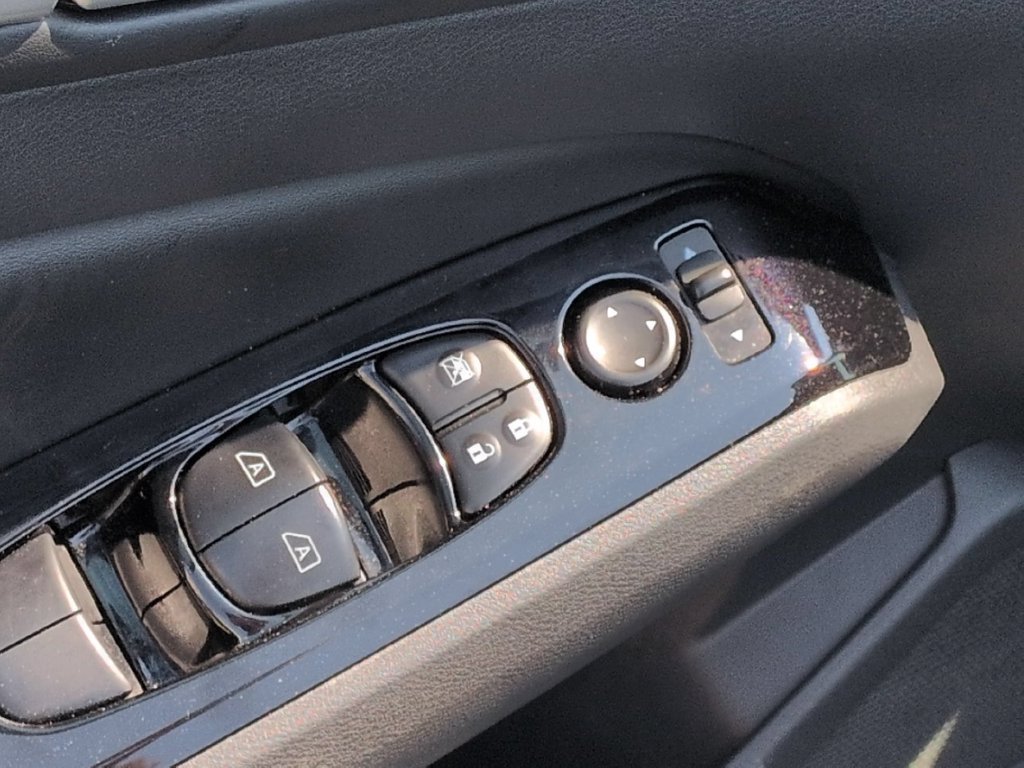 Used 2025 Nissan Altima 2.5 SR AWD/4WD image 10