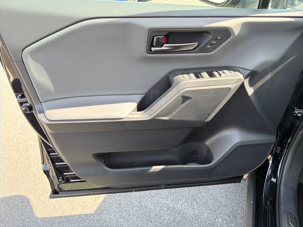 Used 2026 Toyota RAV4 XSE w/ Panoramic Sun Roof Package AWD/4WD image 15