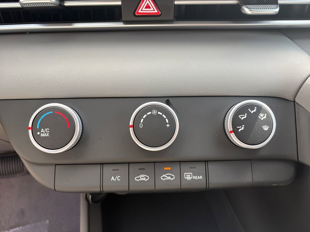 New 2026 Hyundai Elantra SE FWD image 19