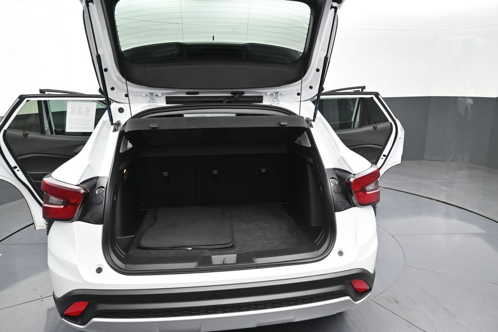 Certified 2025 Chevrolet Trax LT FWD image 11