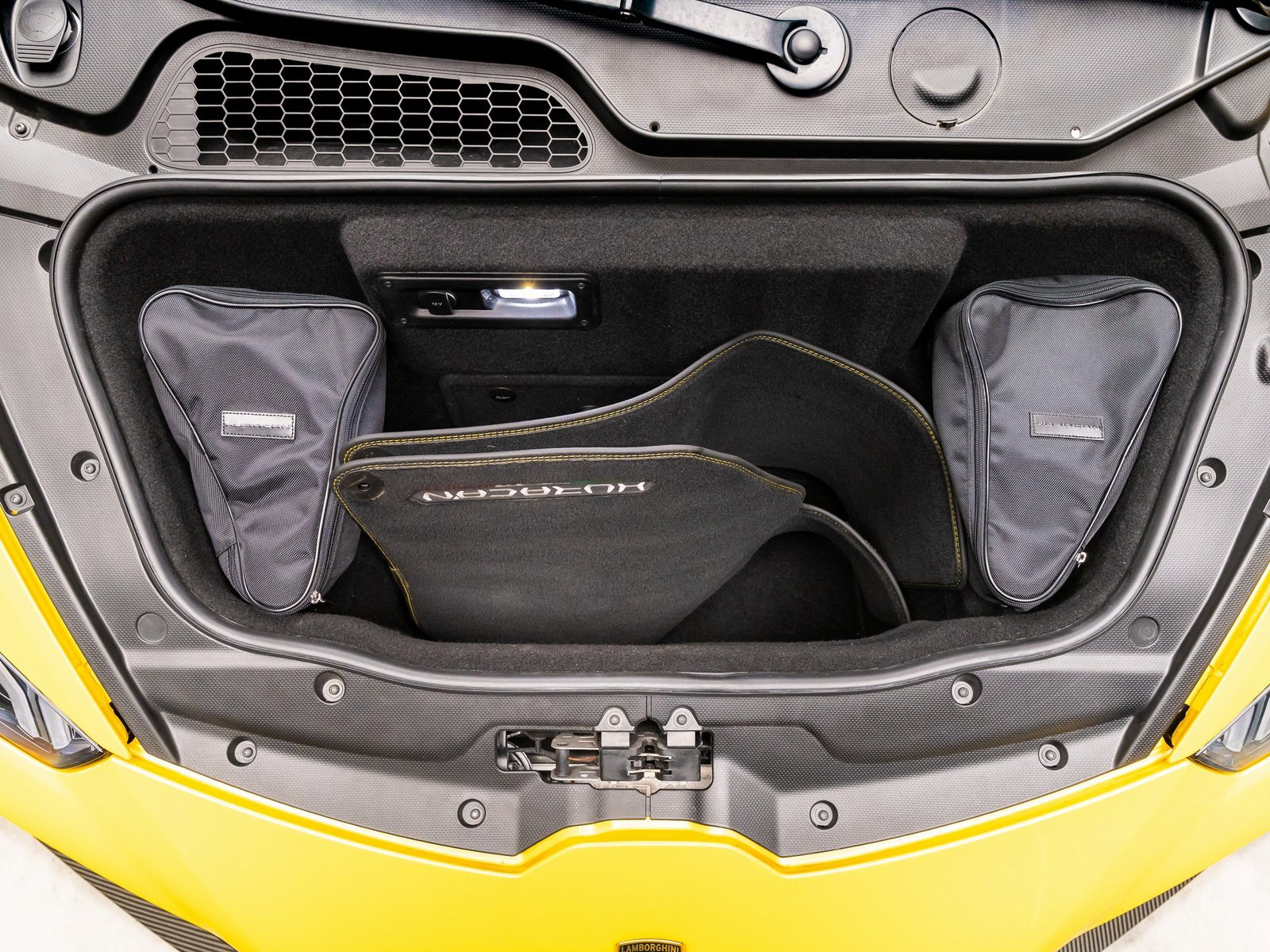 Used 2022 Lamborghini Huracan EVO image 41