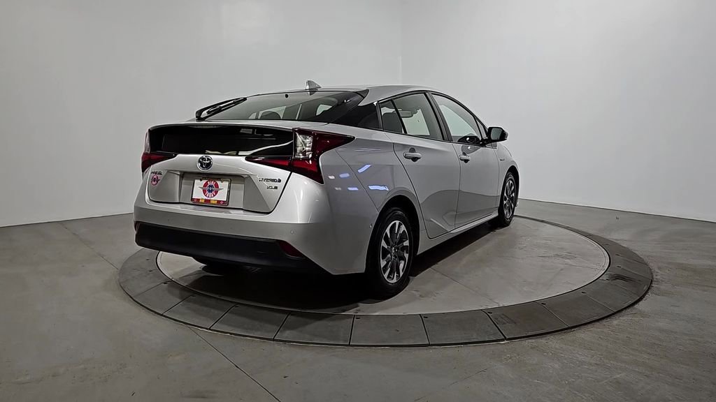 Used 2019 Toyota Prius XLE w/ Premium Convenience Package FWD image 5