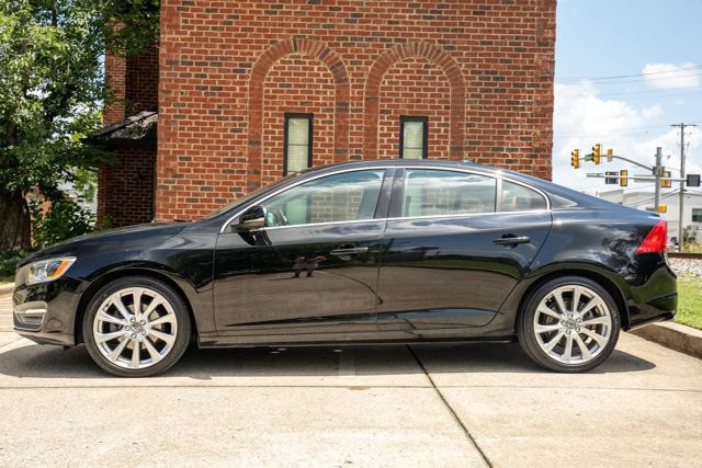 Used 2017 Volvo S60 T5 Inscription Platinum w/ Climate Package FWD image 8
