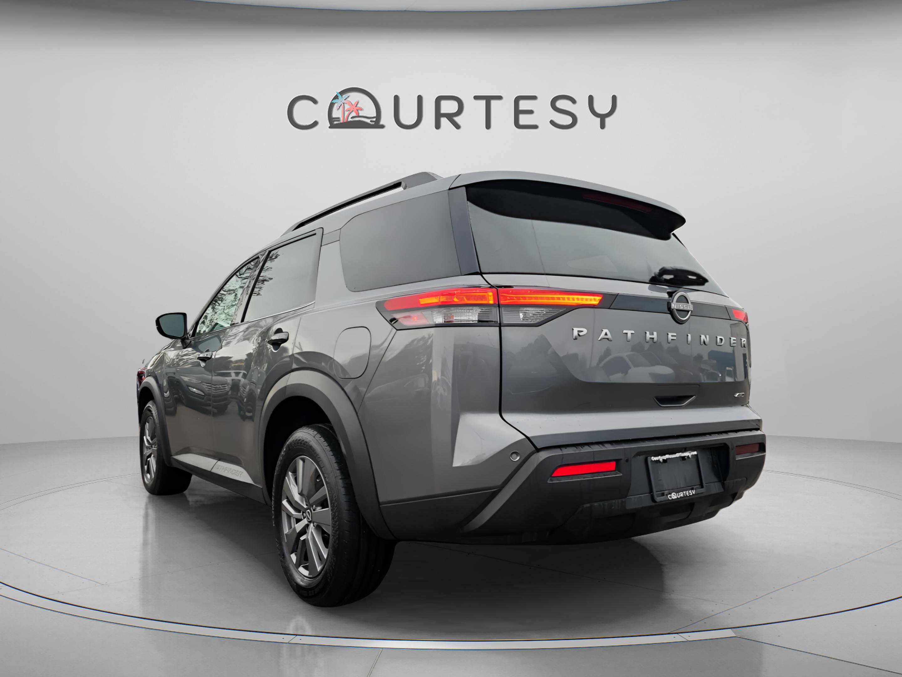 Certified 2025 Nissan Pathfinder SV image 2