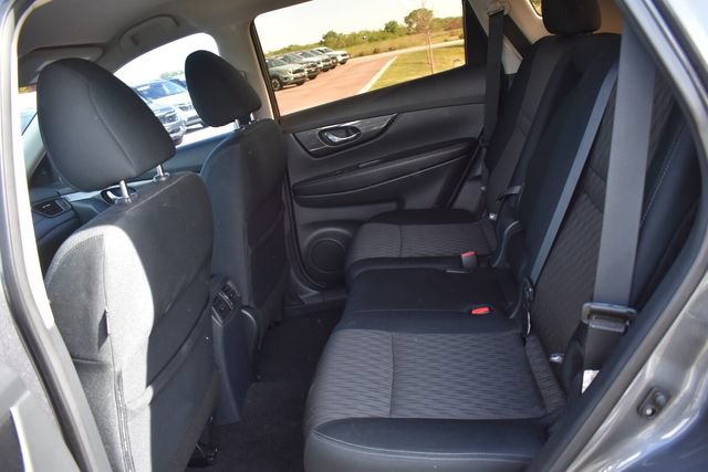 Used 2018 Nissan Rogue S FWD image 16