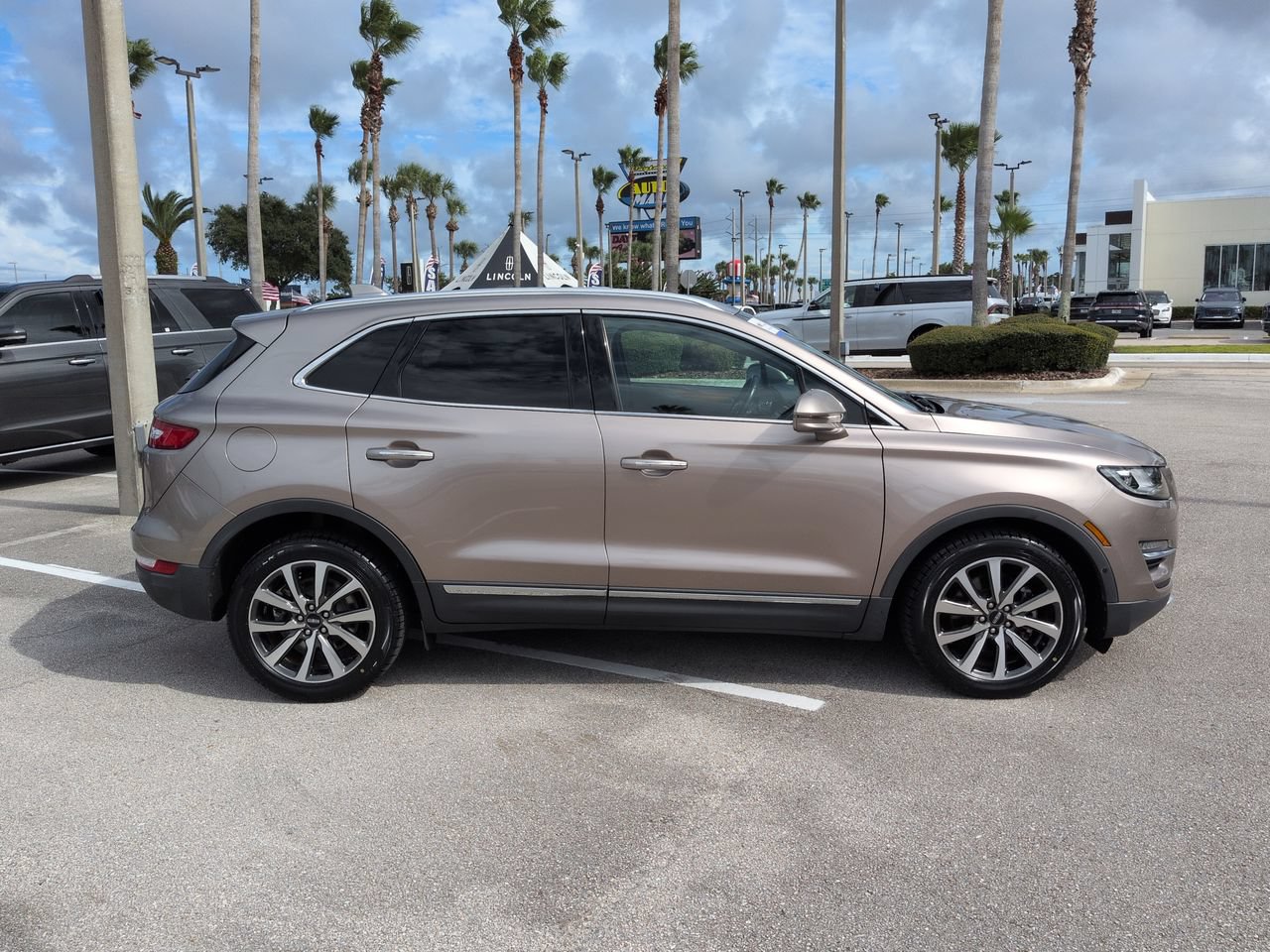 Certified 2019 Lincoln MKC Reserve w/ MKC Technology Package FWD image 3
