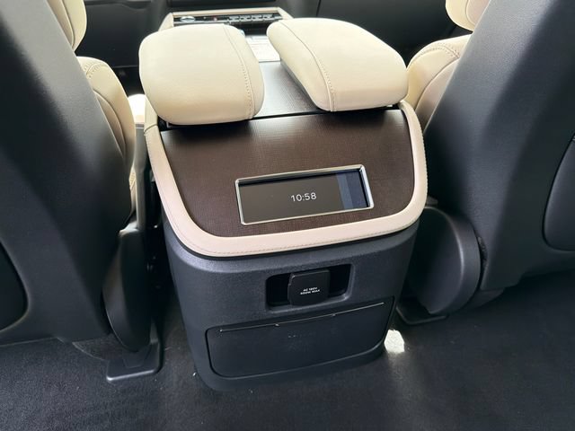 New 2027 Lincoln Navigator Premiere AWD/4WD image 25