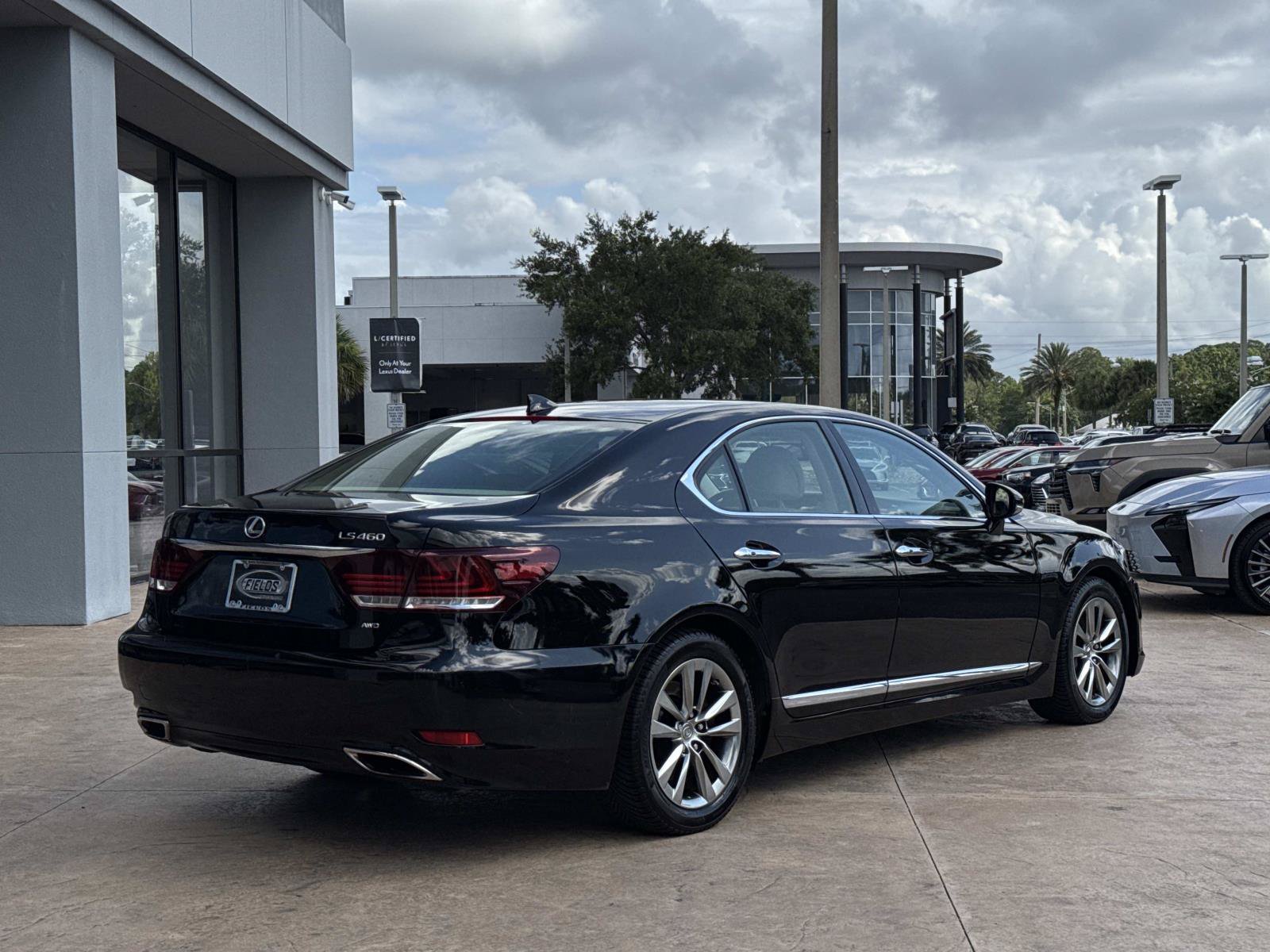 Used 2016 Lexus LS 460 AWD w/ Comfort Package image 3