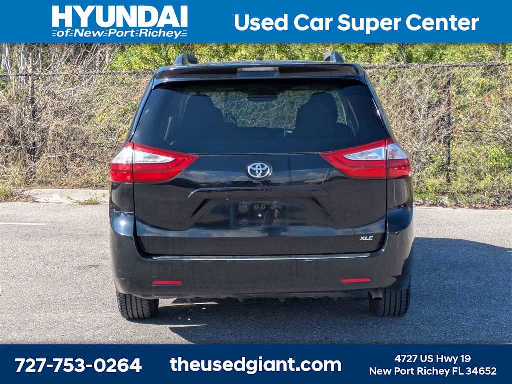 Used 2015 Toyota Sienna XLE image 4