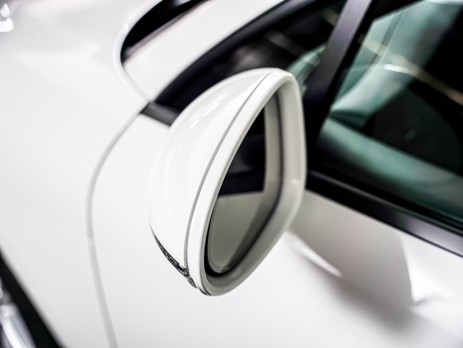 Certified 2026 Porsche Macan AWD/4WD image 31