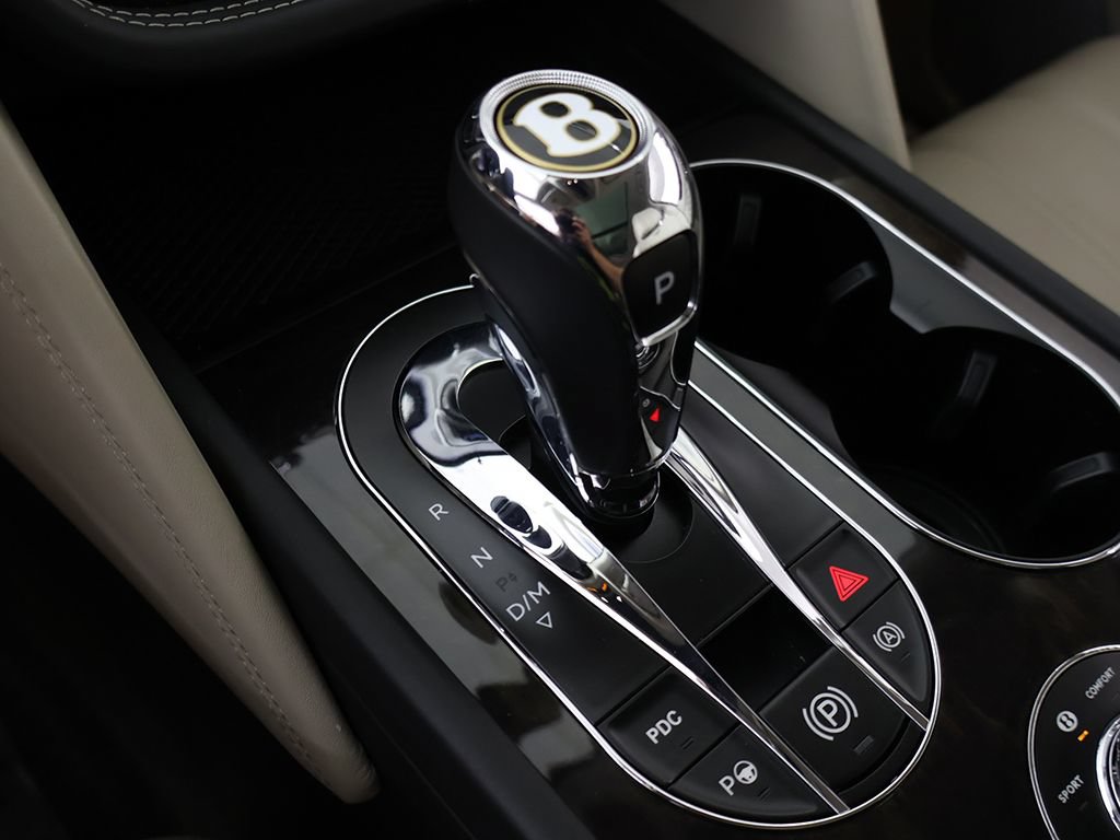 Used 2020 Bentley Bentayga Plug-In Hybrid AWD/4WD image 64