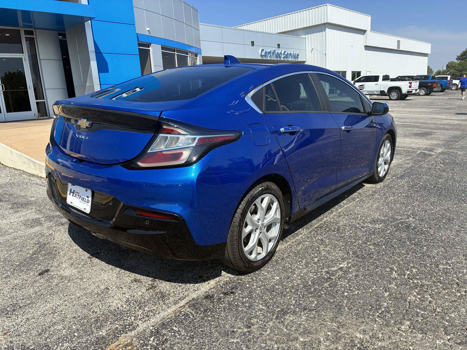 Used 2017 Chevrolet Volt Premier w/ Driver Confidence II Package FWD image 8