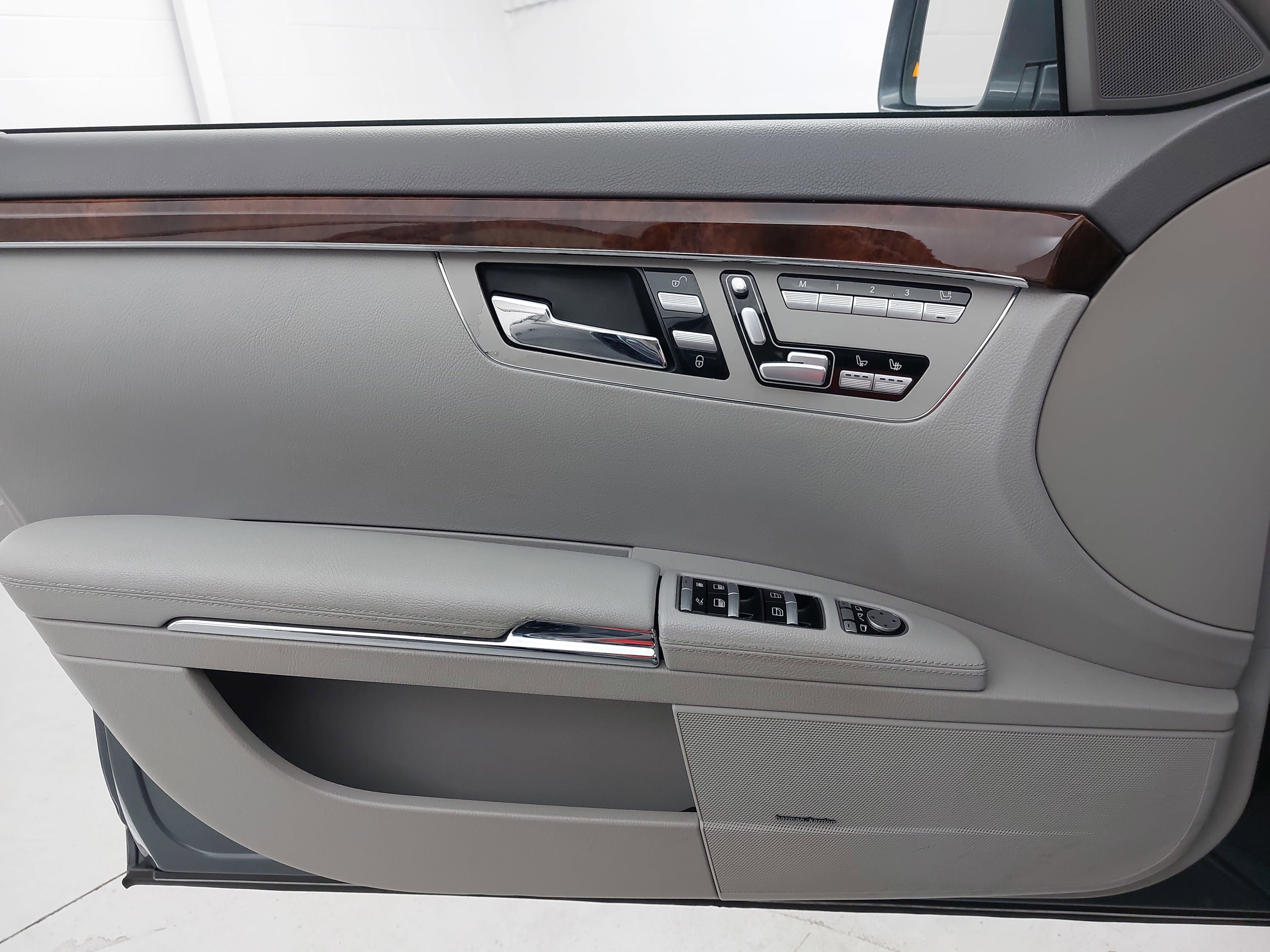 Used 2010 Mercedes-Benz S 550 image 29