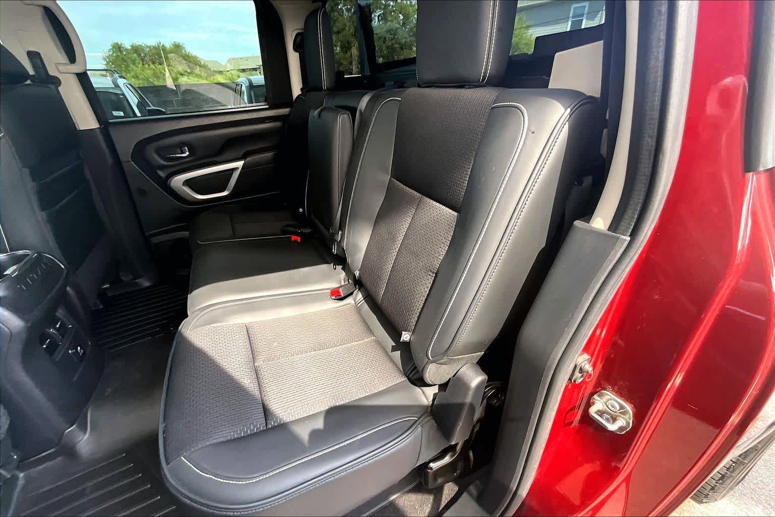 Used 2016 Nissan Titan PRO-4X AWD/4WD image 19