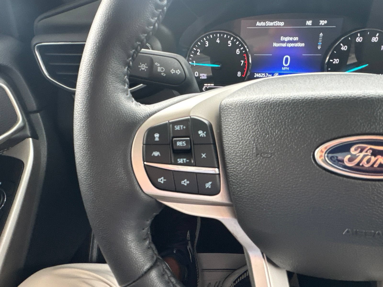 Certified 2023 Ford Explorer XLT w/ Equipment Group 202A AWD/4WD image 31