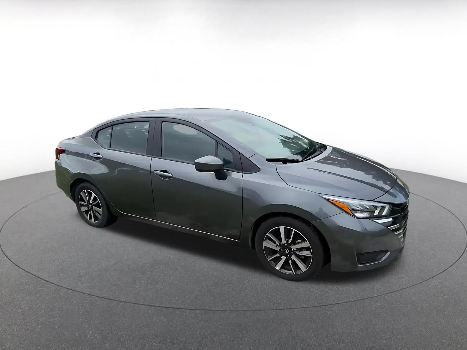 Used 2025 Nissan Versa SV FWD image 2