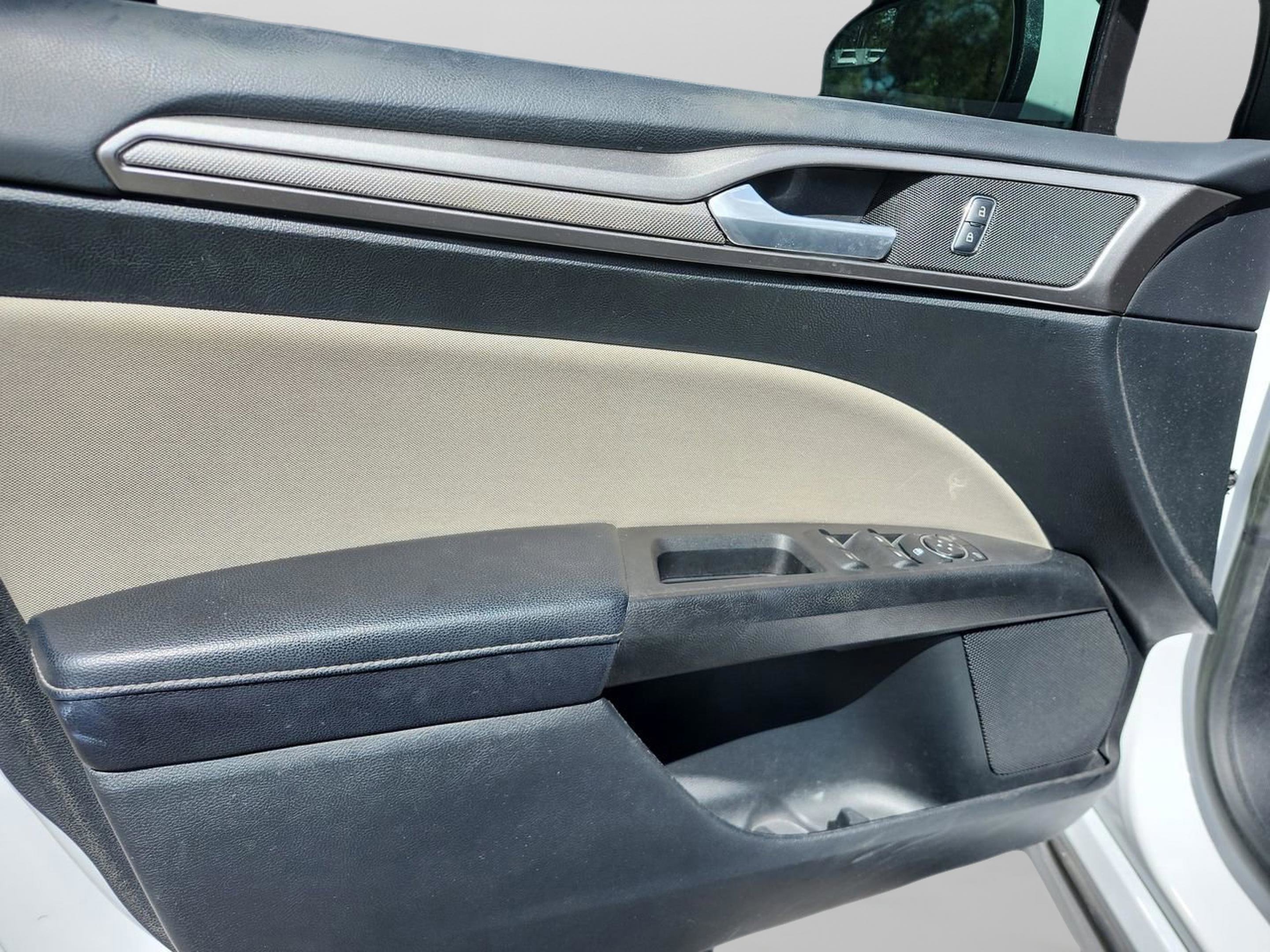 Used 2017 Ford Fusion S image 28