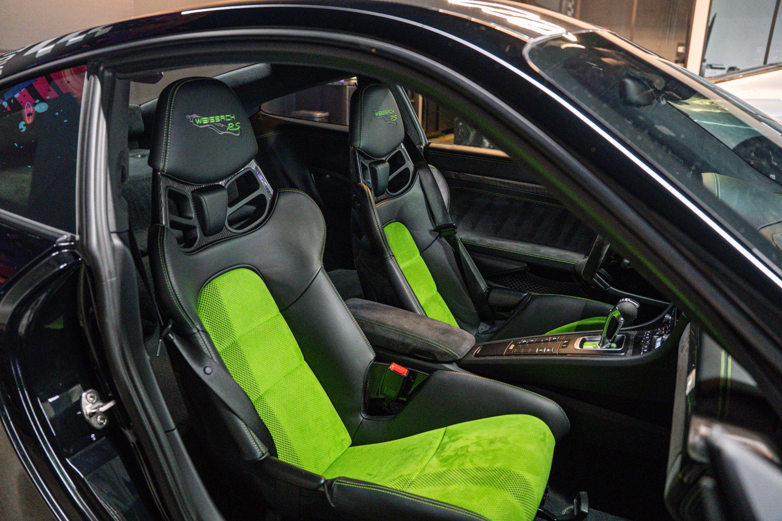 Used 2019 Porsche 911 GT3 RS w/ Weissach Package RWD image 10