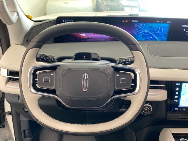 New 2026 Lincoln Navigator L Reserve AWD/4WD image 22