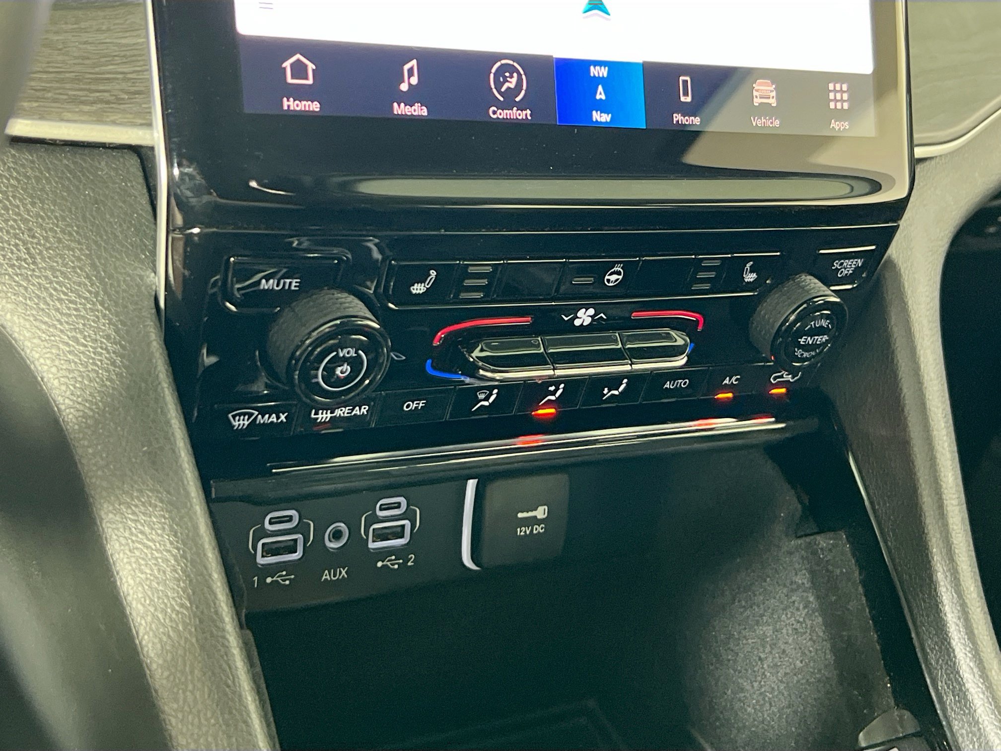 Used 2023 Jeep Grand Cherokee Limited AWD/4WD image 16