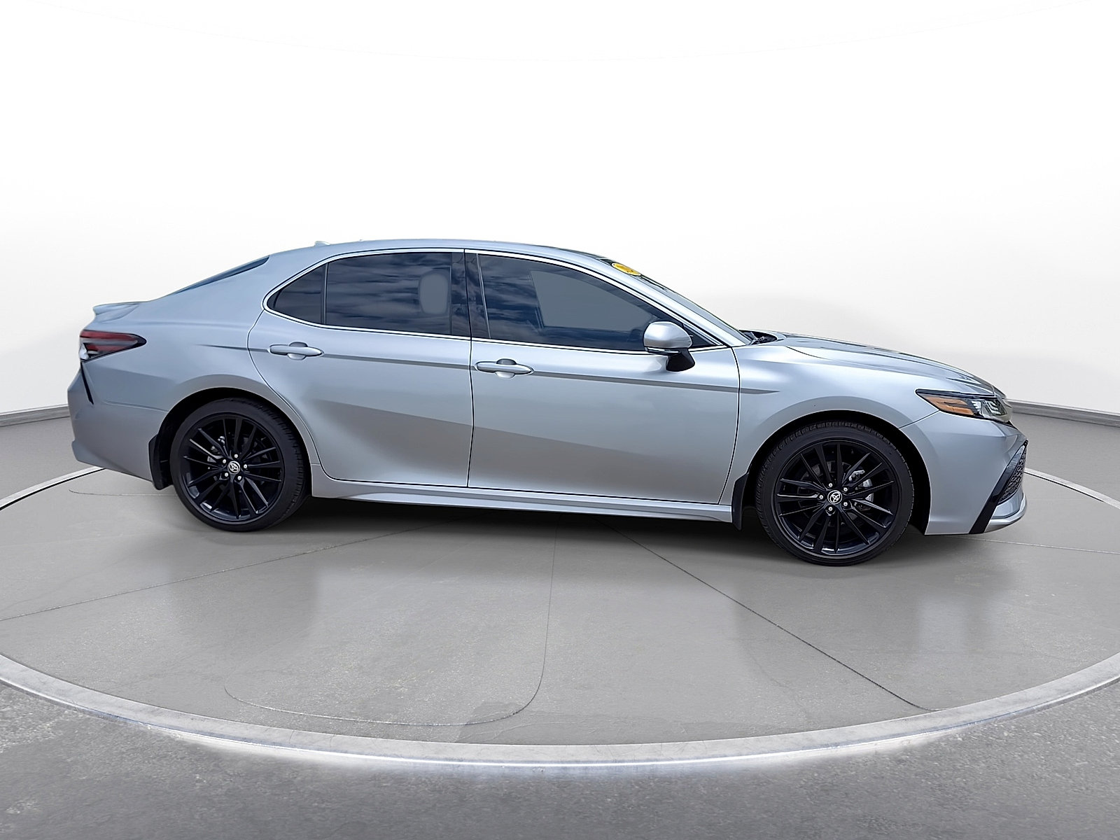 Used 2024 Toyota Camry XSE w/ Cold Weather Package FWD image 9