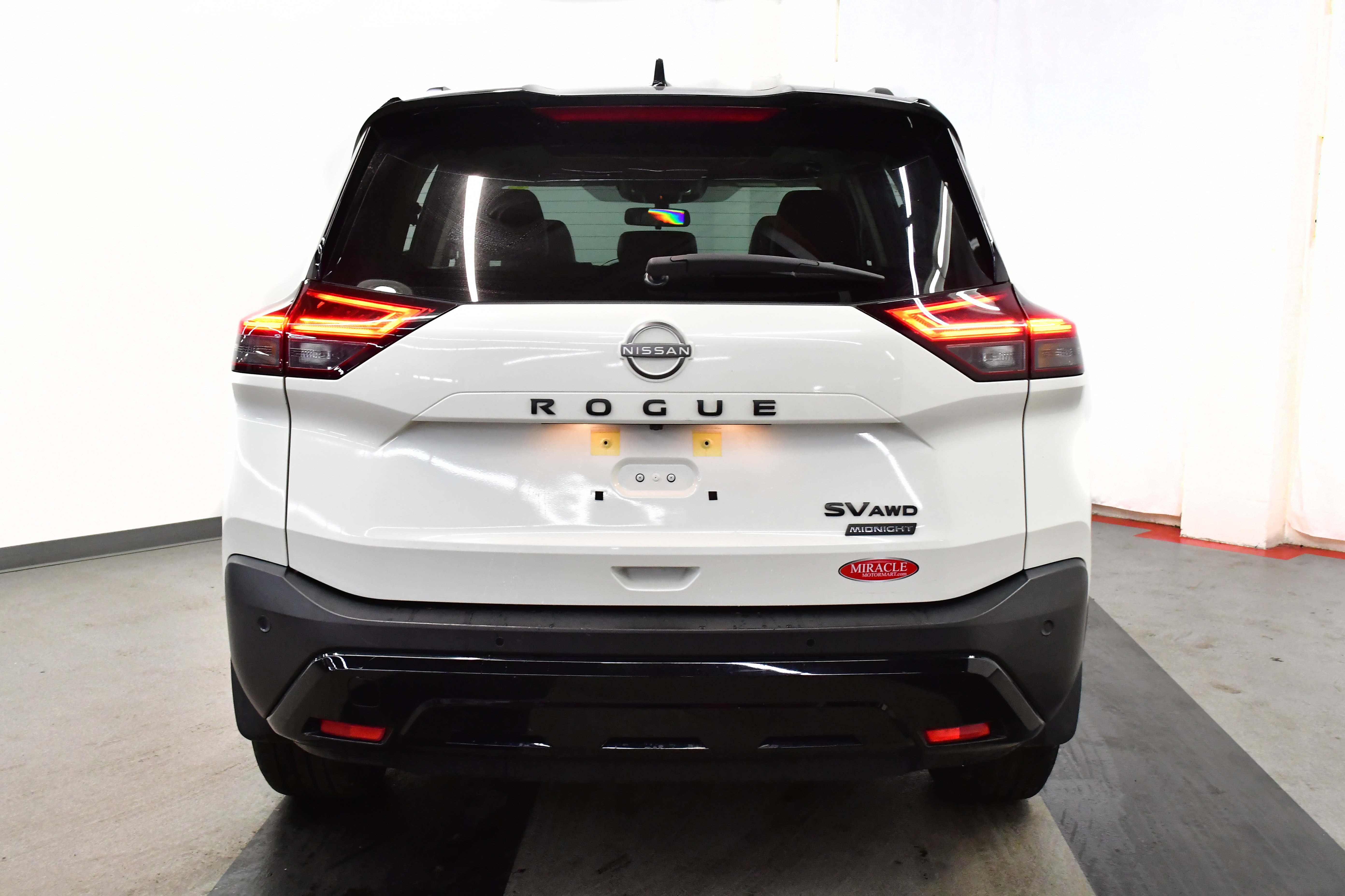 Used 2023 Nissan Rogue SV w/ SV Premium B Package image 8