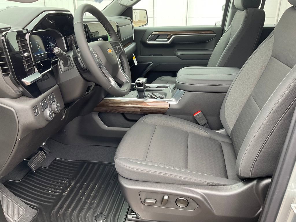 New 2025 Chevrolet Silverado 1500 LT w/ Z71 Off-Road Package image 2