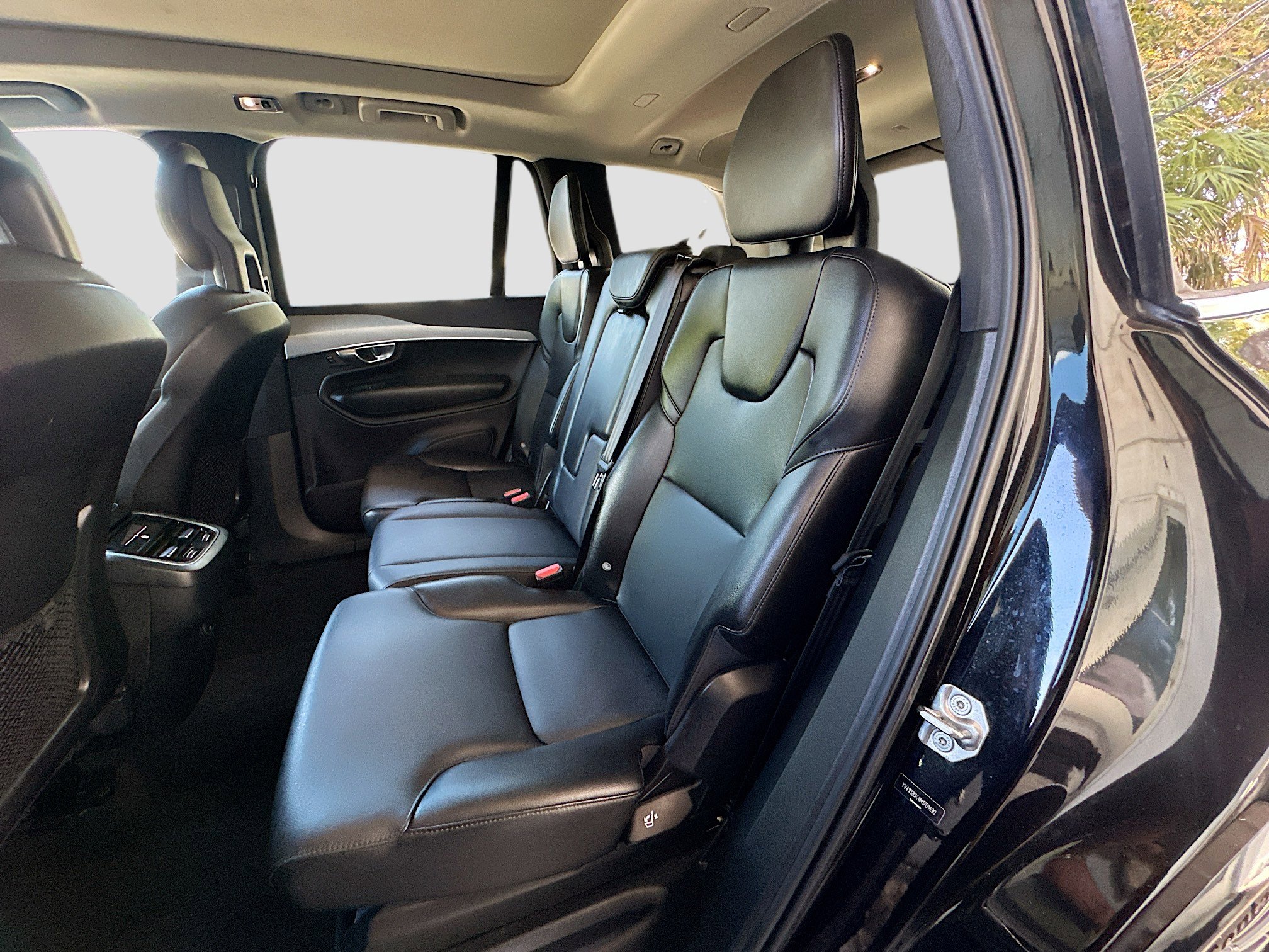 Used 2021 Volvo XC90 T5 Momentum image 23