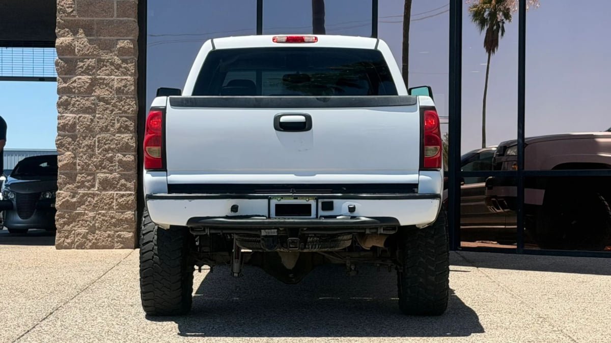 Used 2004 Chevrolet Silverado 2500 LT RWD image 12