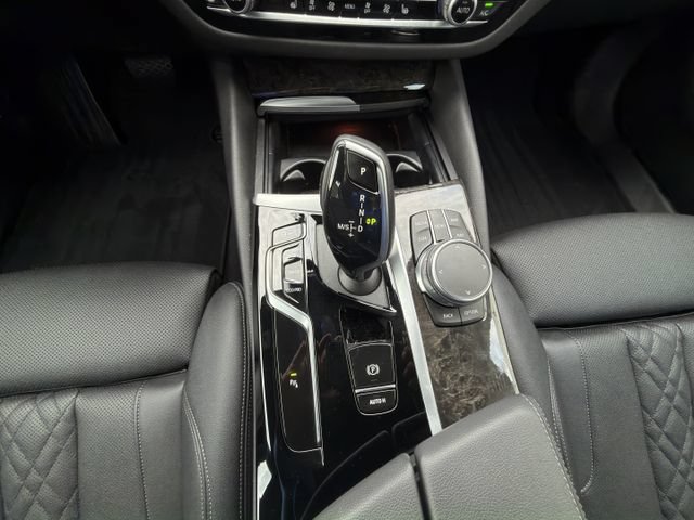 Used 2023 BMW 530i w/ Convenience Package RWD image 21