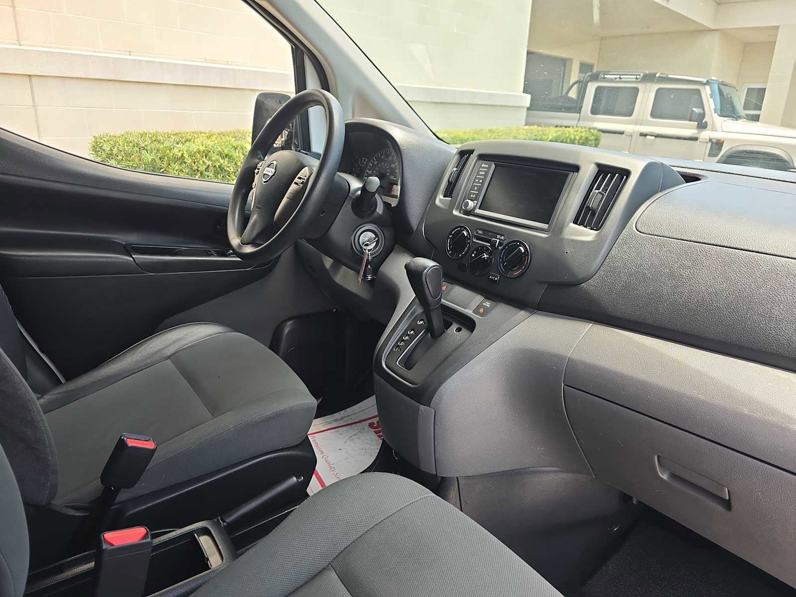 Used 2021 Nissan NV200 S FWD image 25