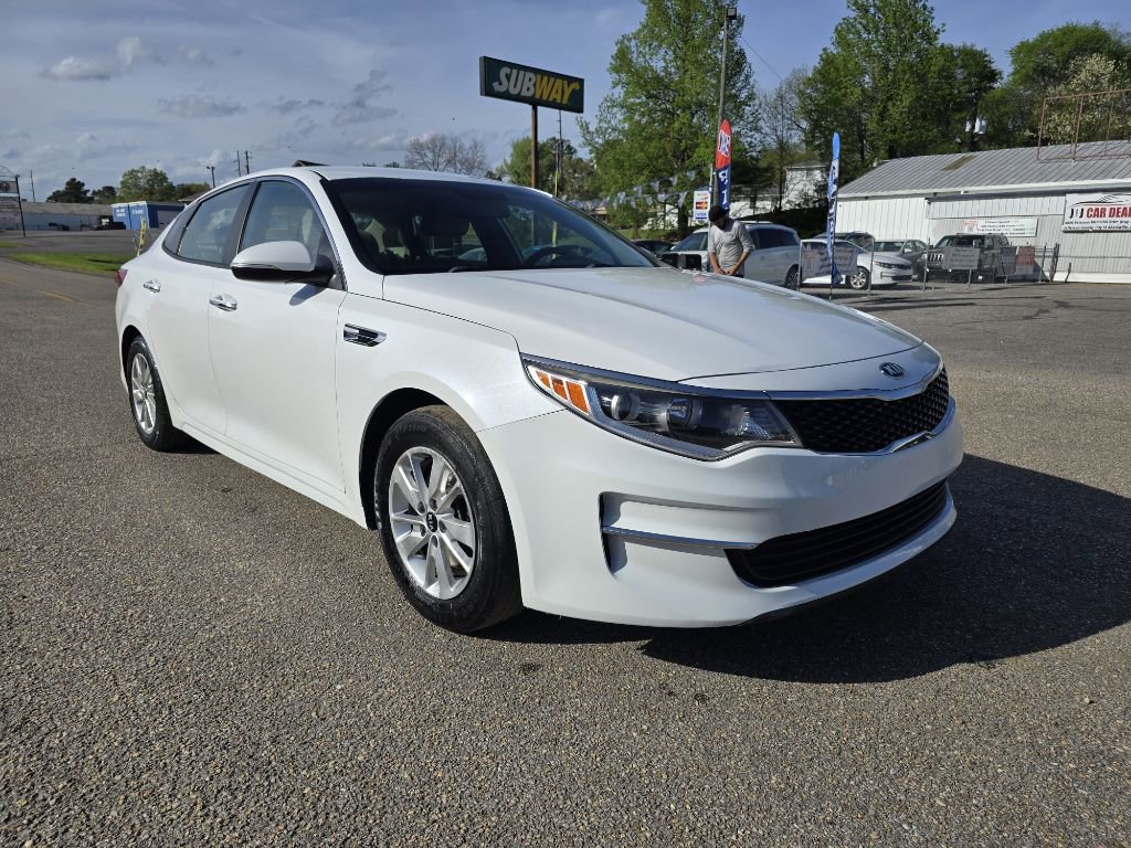 Used 2017 Kia Optima LX w/ Convenience Package image 3