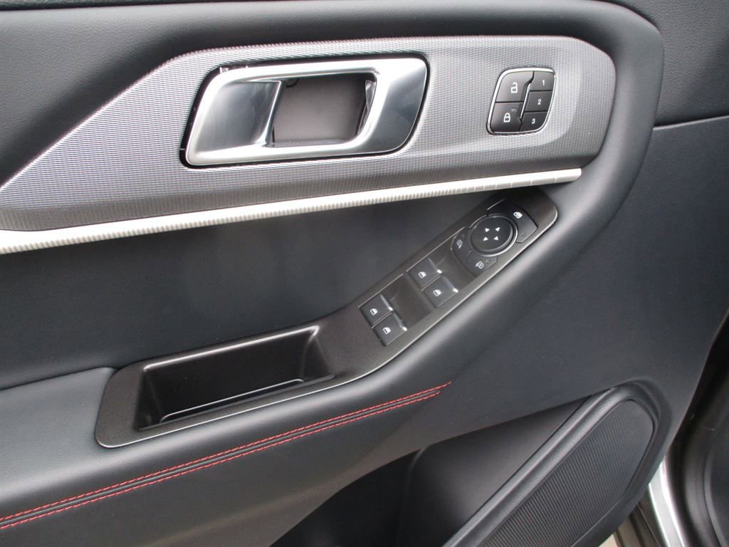 New 2026 Ford Explorer ST-Line w/ ST-Line Street Pack image 17