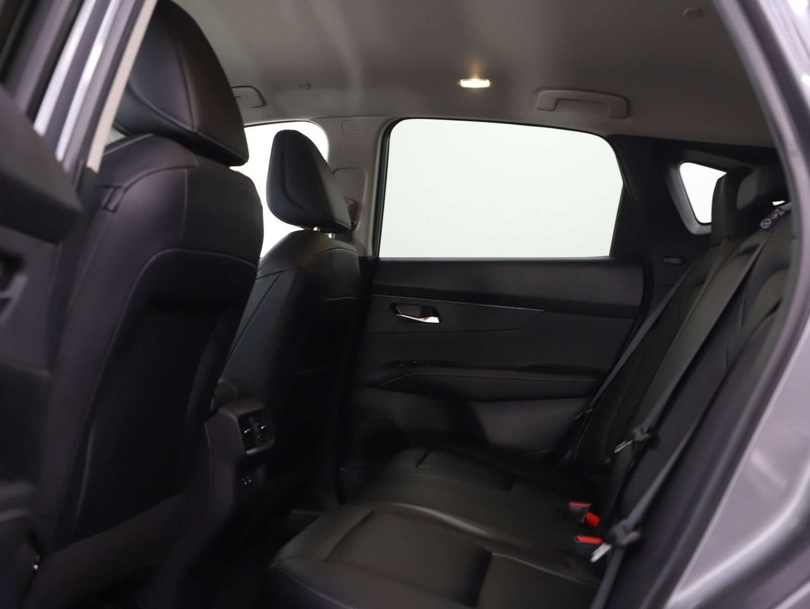 Used 2025 Nissan Murano SV AWD/4WD image 18